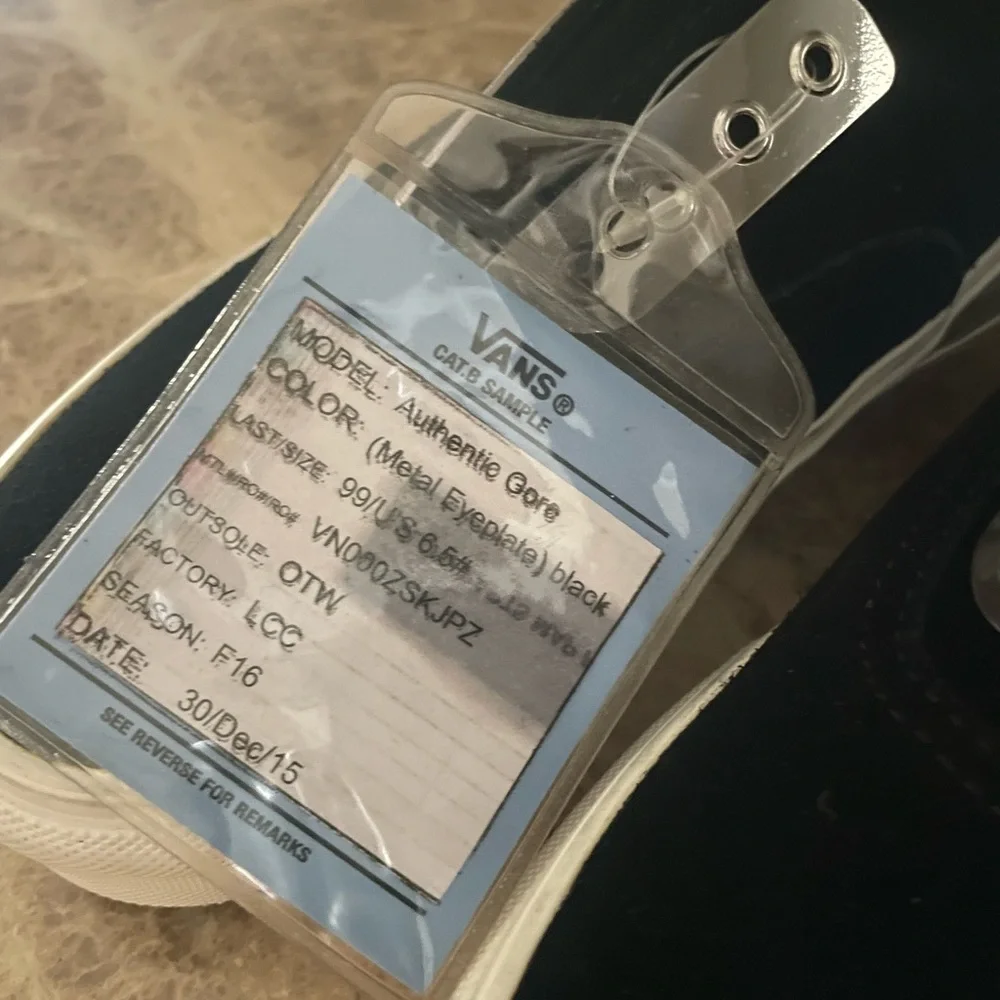 Vans - Picture 2 of 4